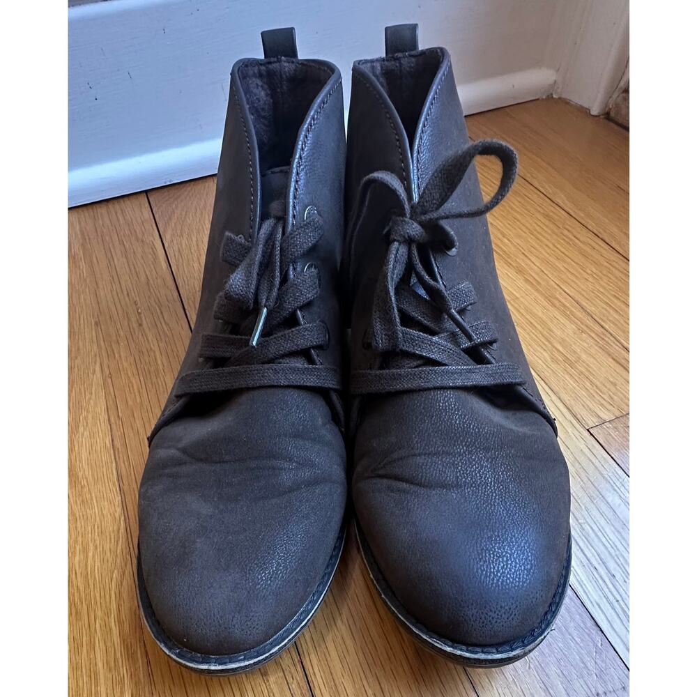 Blowfish Vegan Suede Ankle Boots size US8